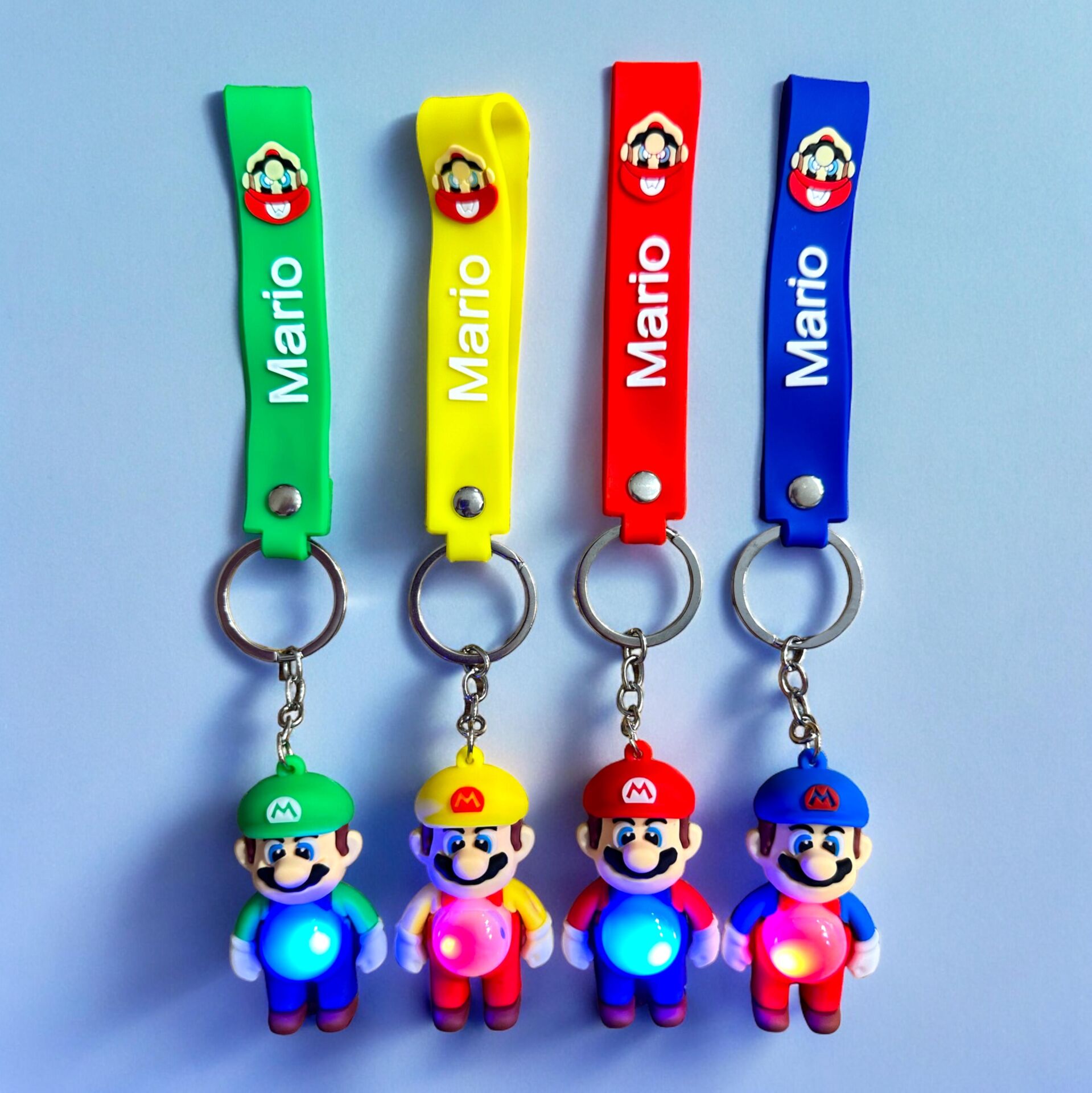 Toptan Işıklı Mario Temalı Anahtarlık