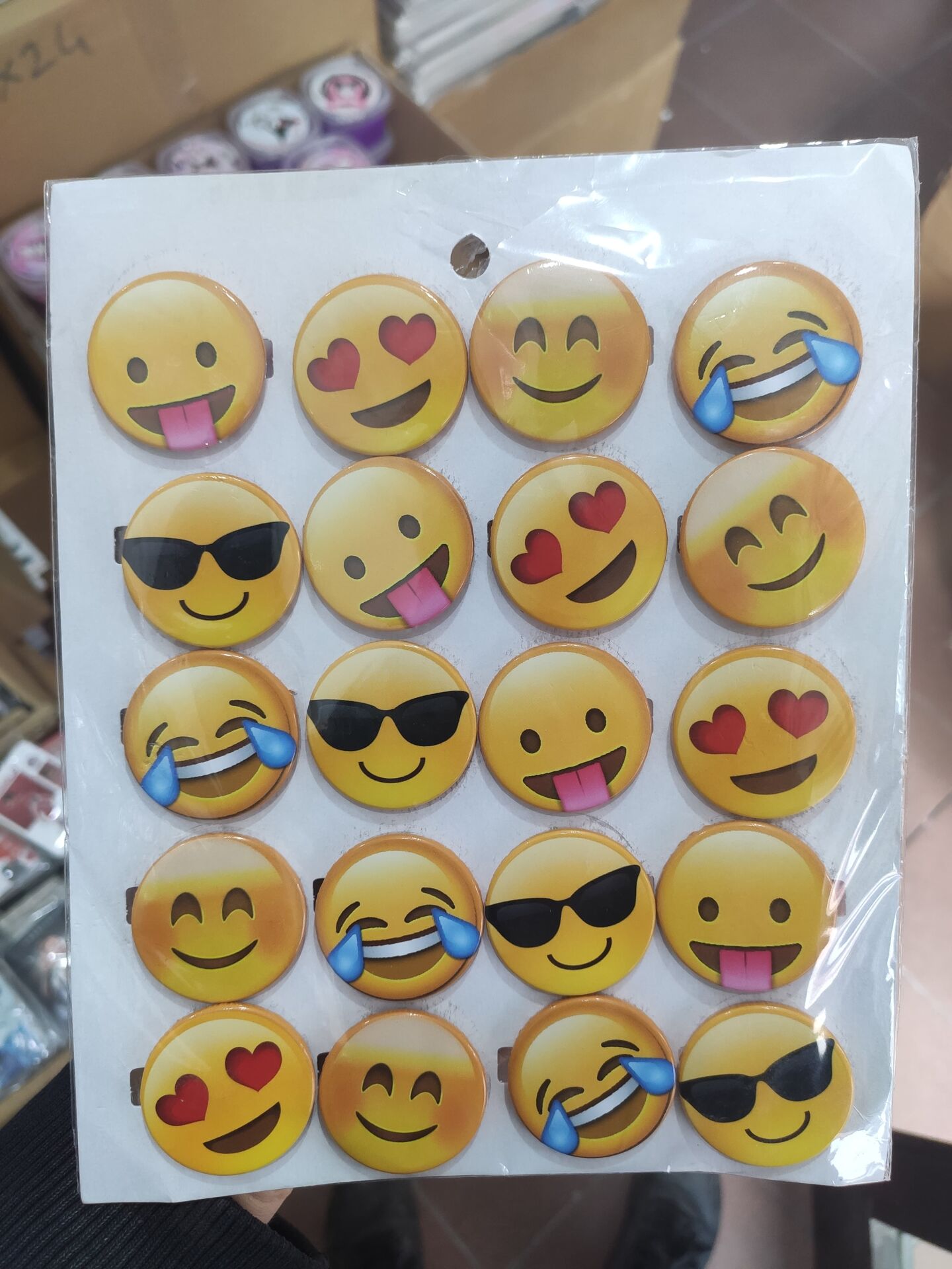 Toptan Emoji Rozeti