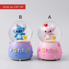 Toptan Stitch ve Kalpli Ayıcık Figürlü Kar Küresi